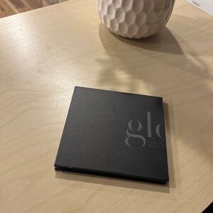 New in box Glo minerals contour kit